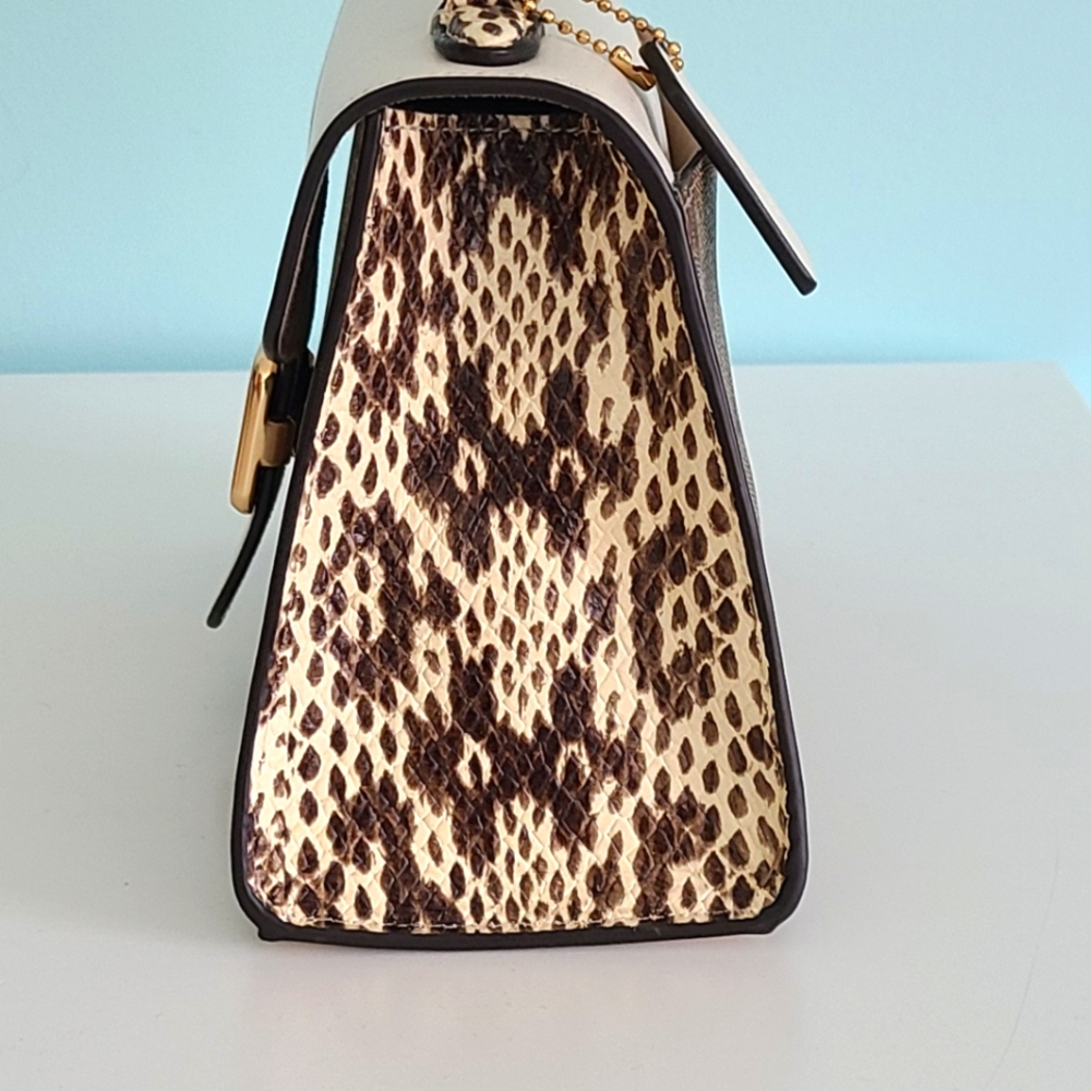 🎉HP!🎉 Coach Handbag Monogram - Picture 7 of 10